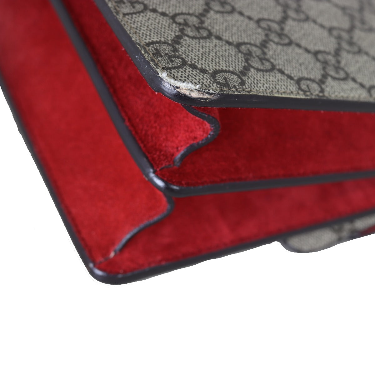 Gucci Dionysus GG Supreme Small Shoulder Bag Corner Close Up