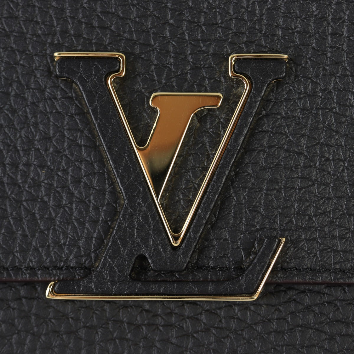 Louis Vuitton Capucines Long Wallet Hardware