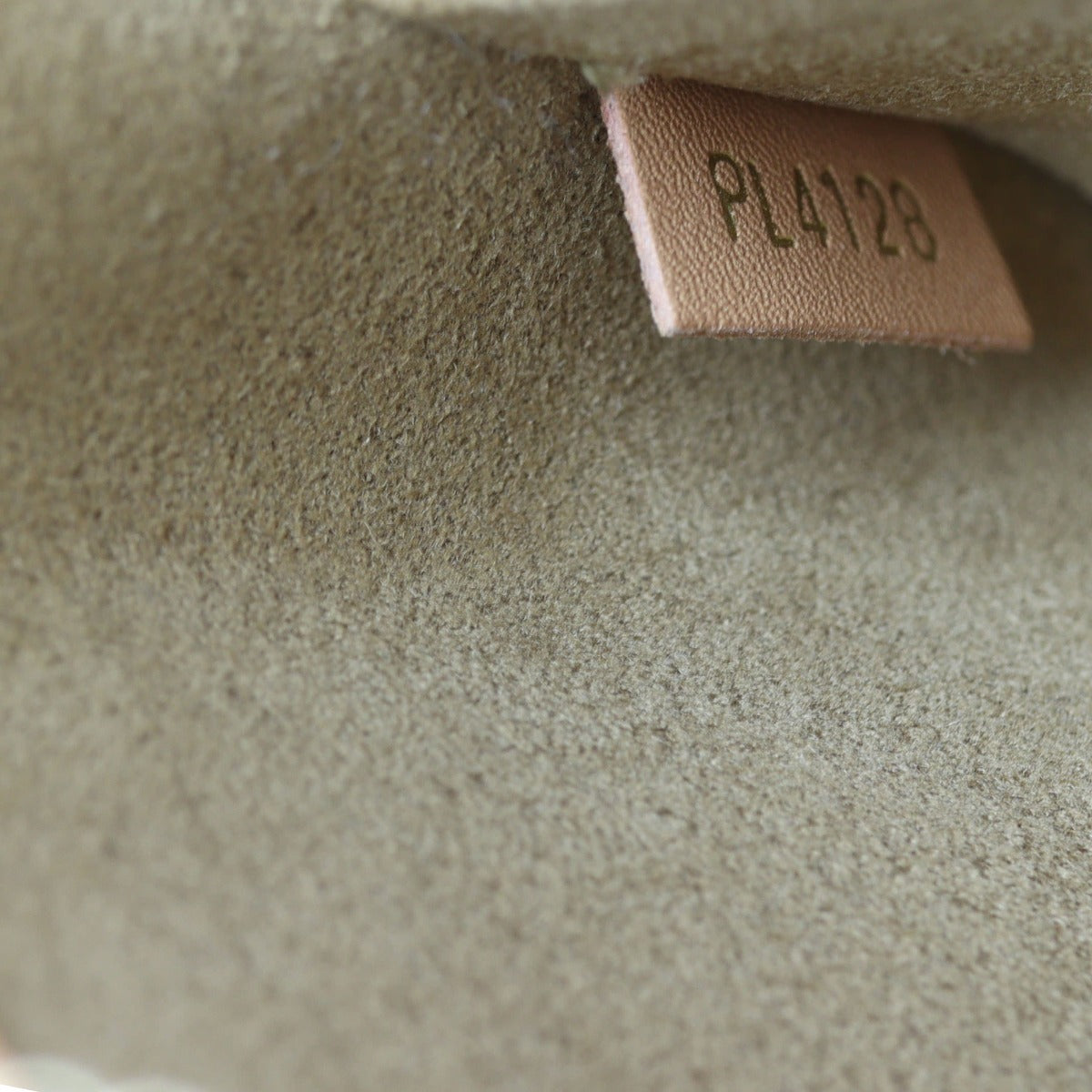 Louis Vuitton Boite Chapeau Souple MM Monogram