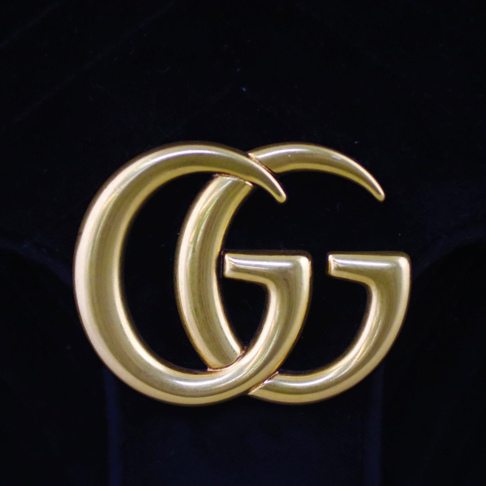 Gucci GG Marmont Velvet Small Shoulder Bag Hardware