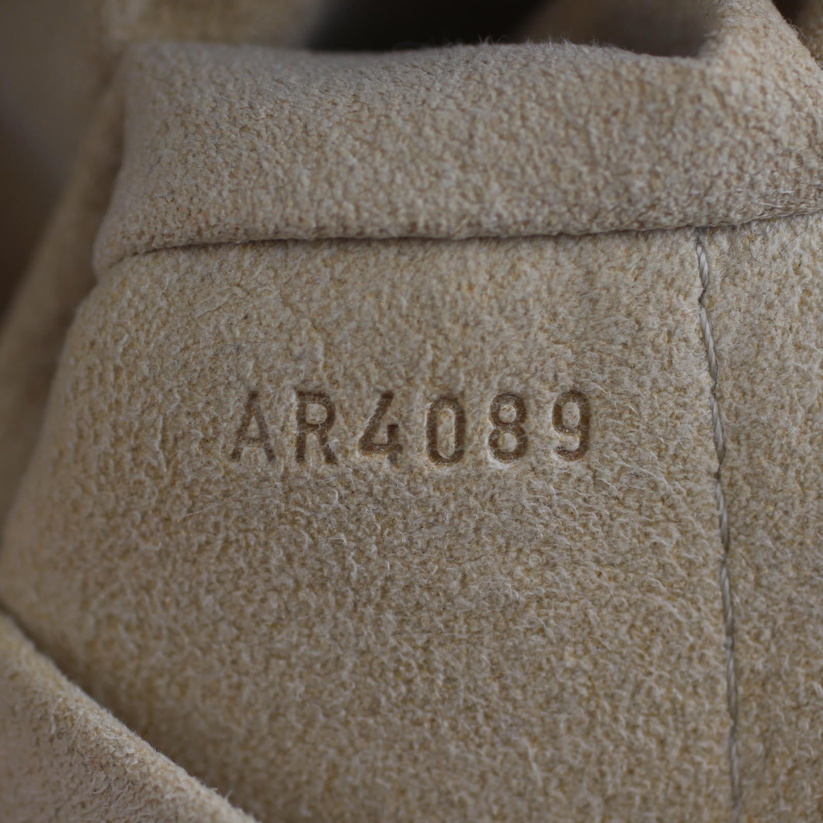 Louis Vuitton Artsy MM Code