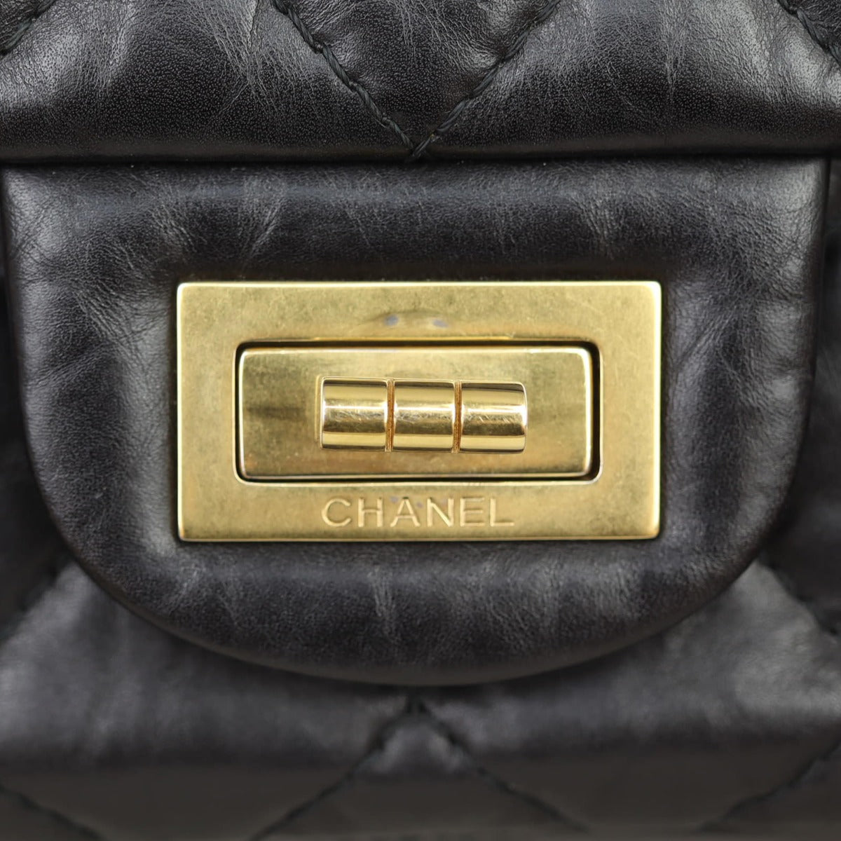 Chanel 2.55 Reissue 227 Double Flap Bag Corner Closeup Hardware