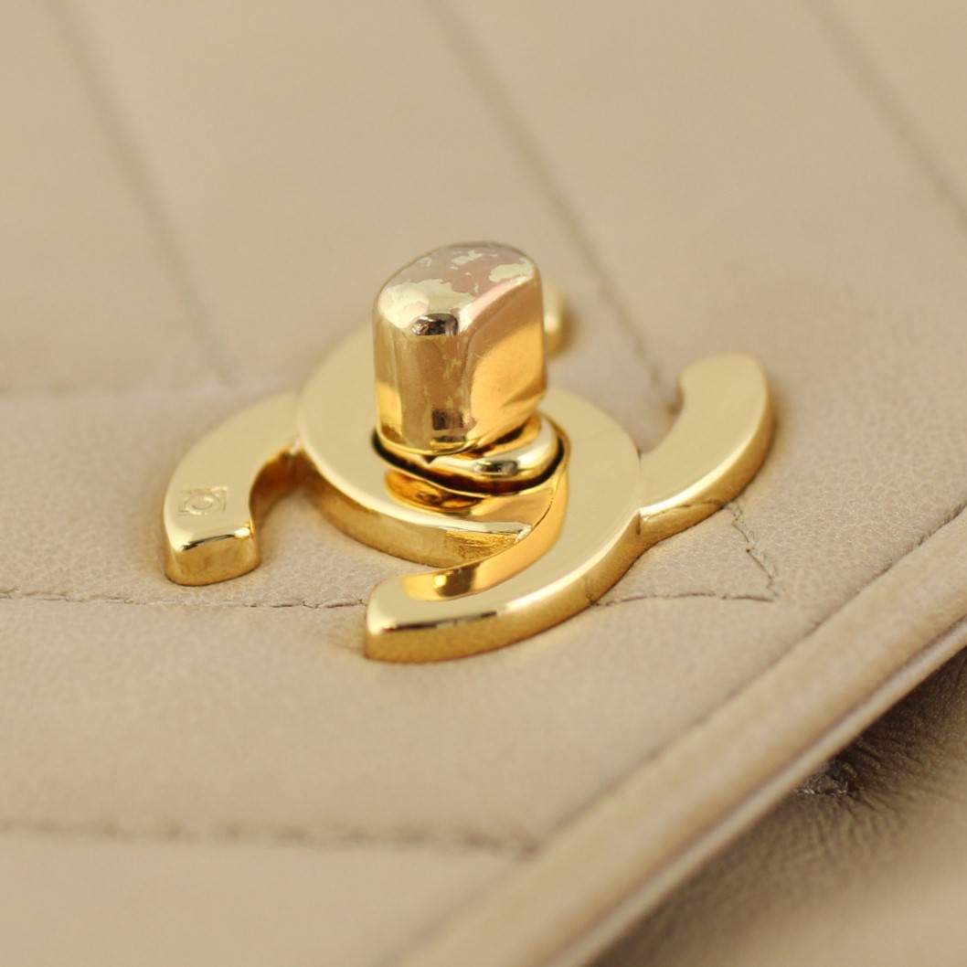 Chanel Chevron Box Flap Vintage wear
