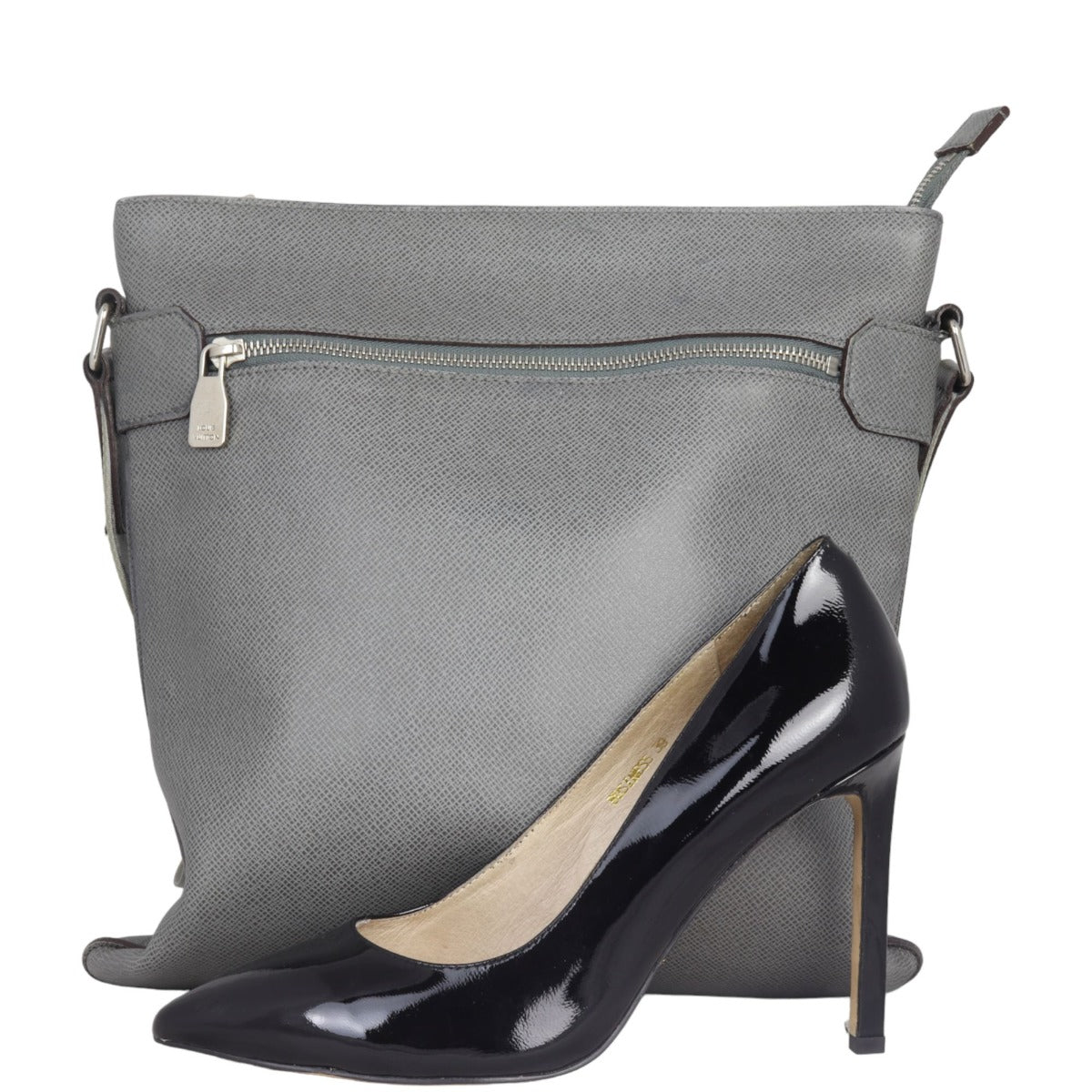 Louis Vuitton Taiga Sasha Messenger