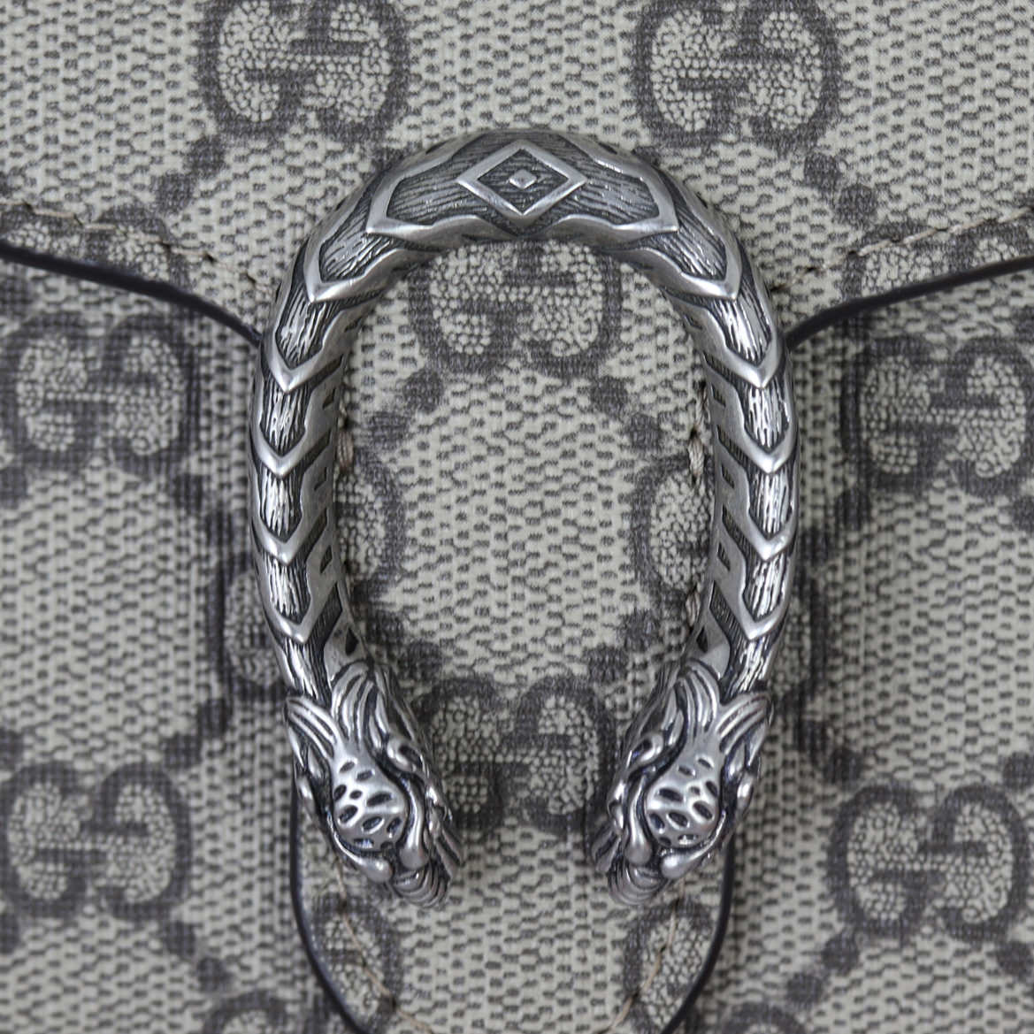 Gucci Dionysus GG Supreme Chain Wallet Hardware