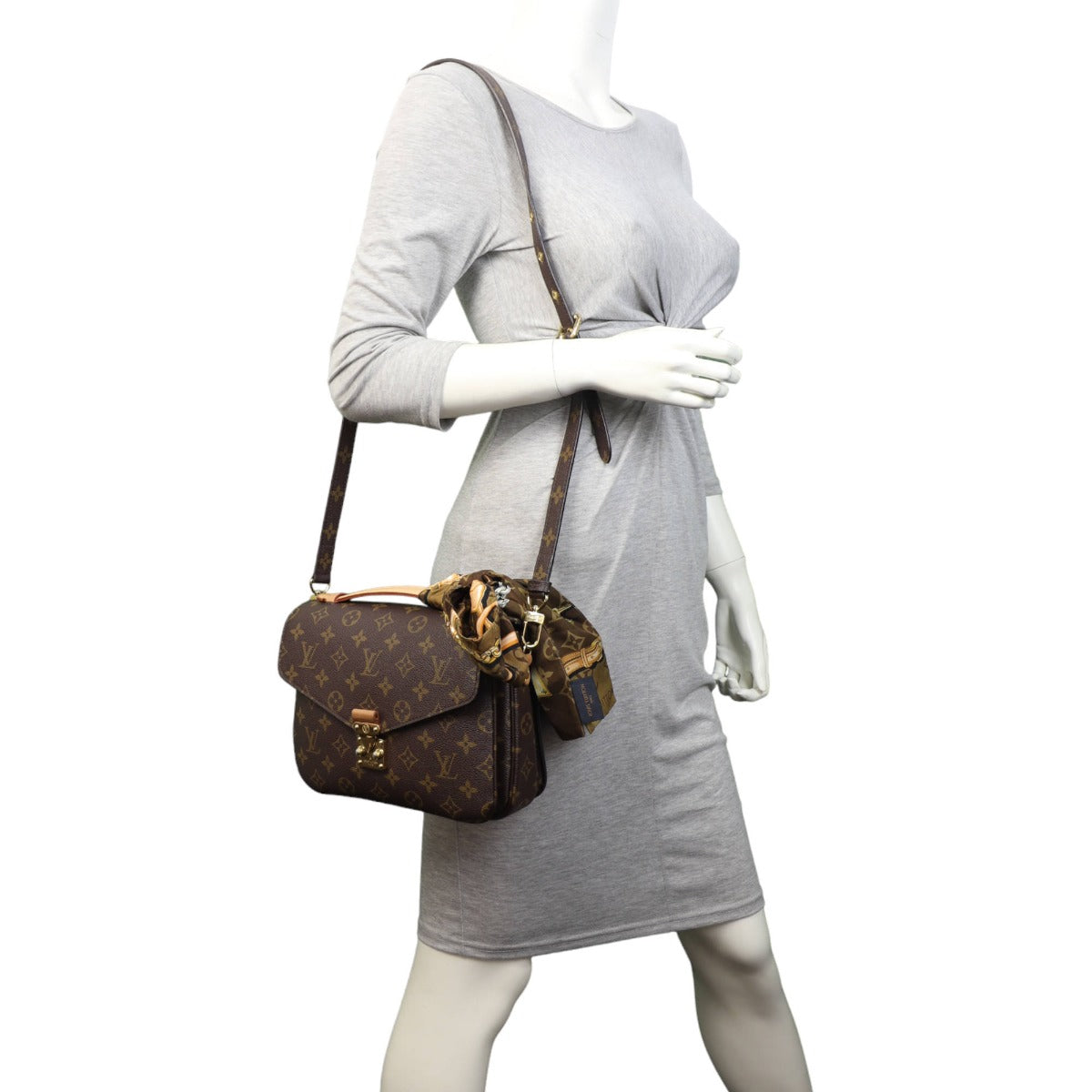 Louis Vuitton Pochette Metis Monogram