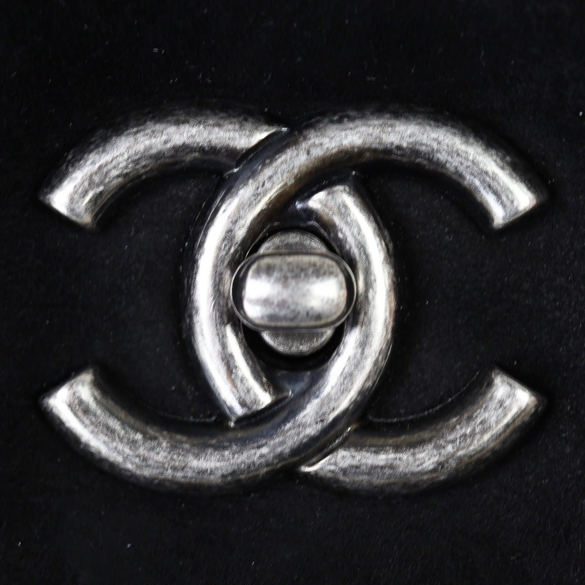 Chanel CC Shearling Tote Hardware