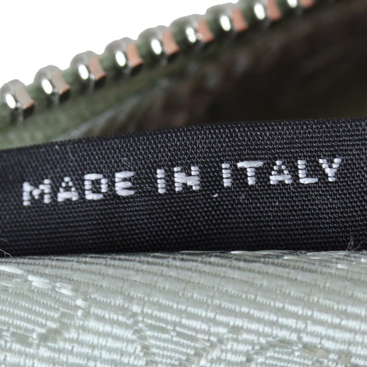 Prada Re-Edition 2005 Tessuto Shoulder Bag