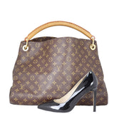 Louis Vuitton Artsy MM Monogram | Gold Tone Hardware