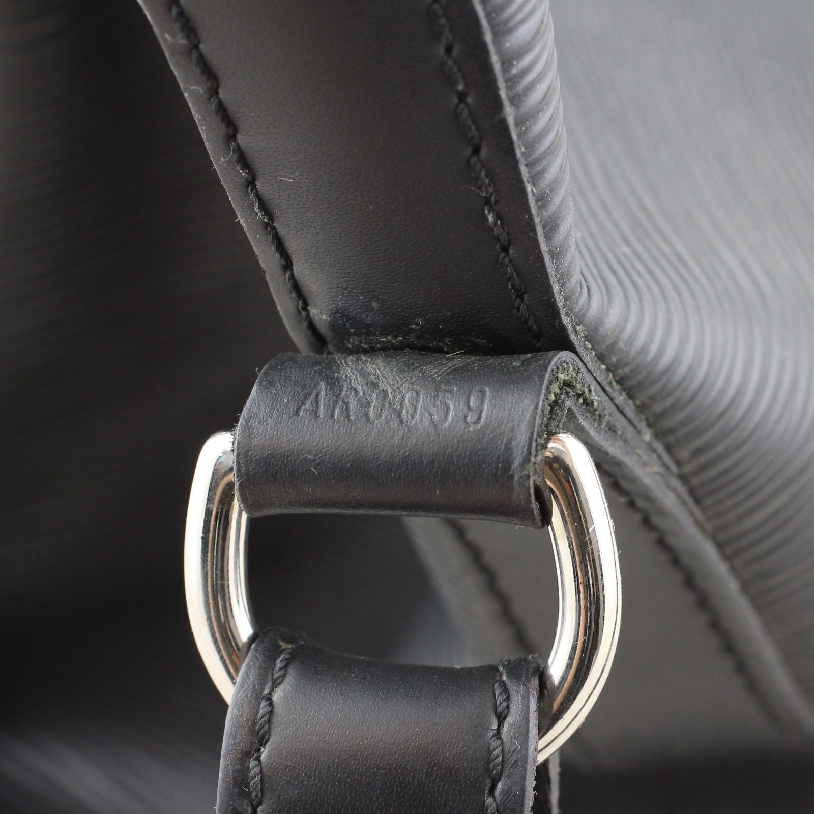 Louis Vuitton Petit Noé Epi Code