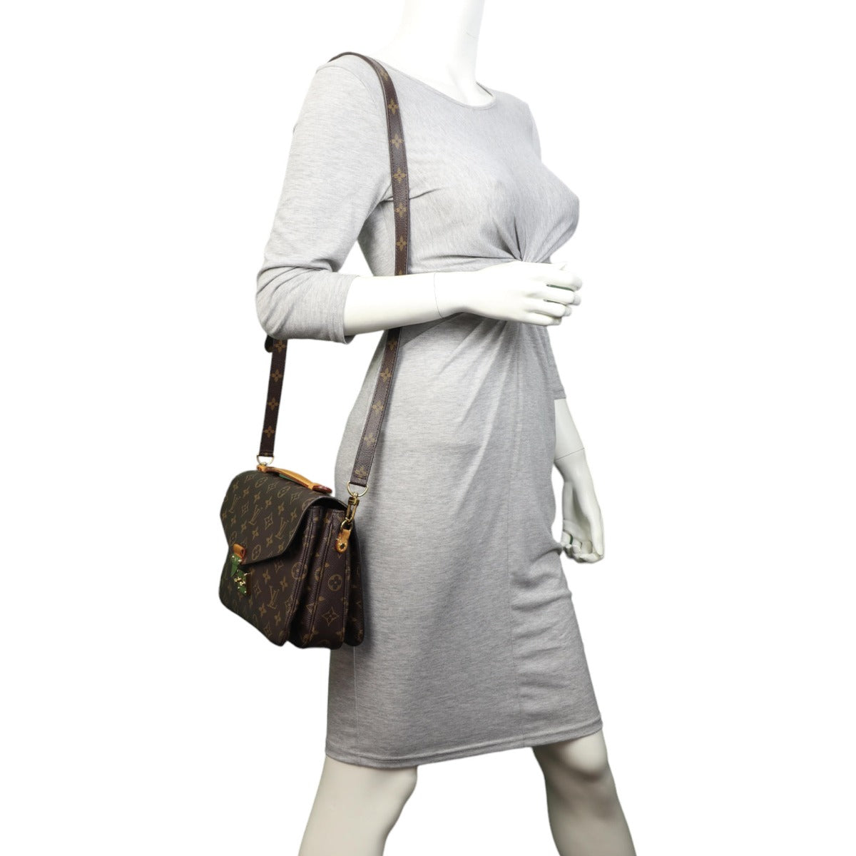 Louis Vuitton Pochette Metis Monogram