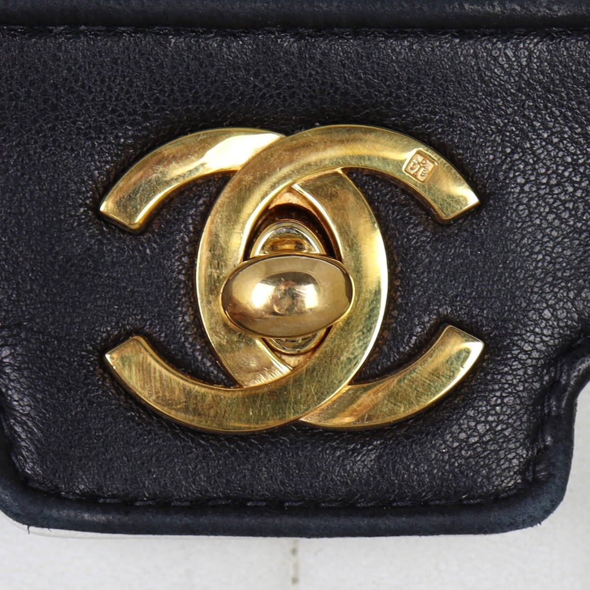 Chanel Vintage Vertical Quilt Flap Bag Hardware