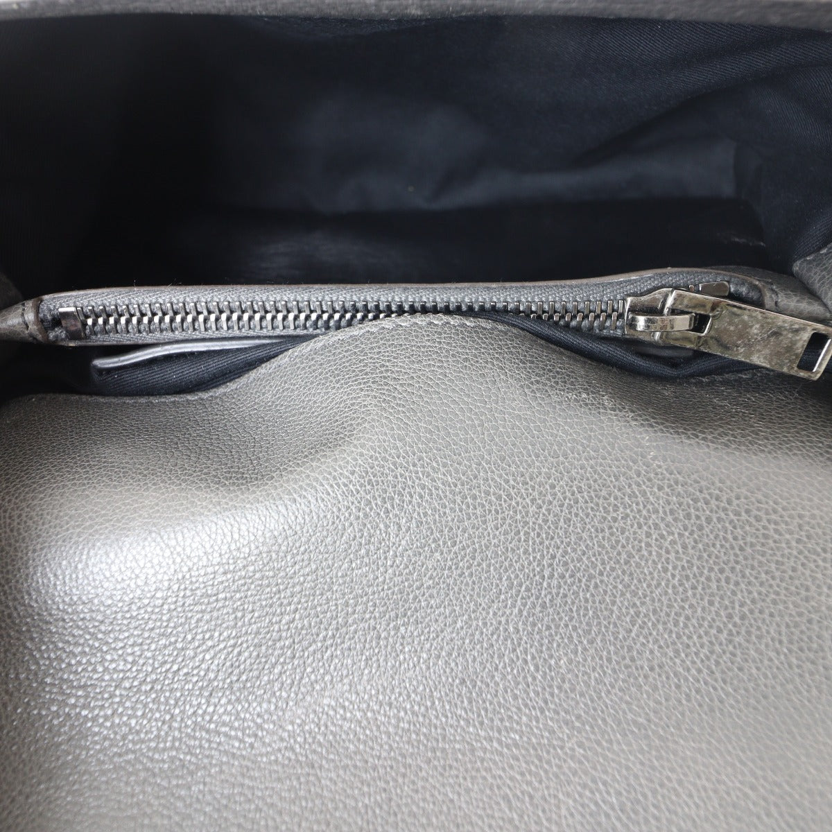 Saint Laurent College Medium