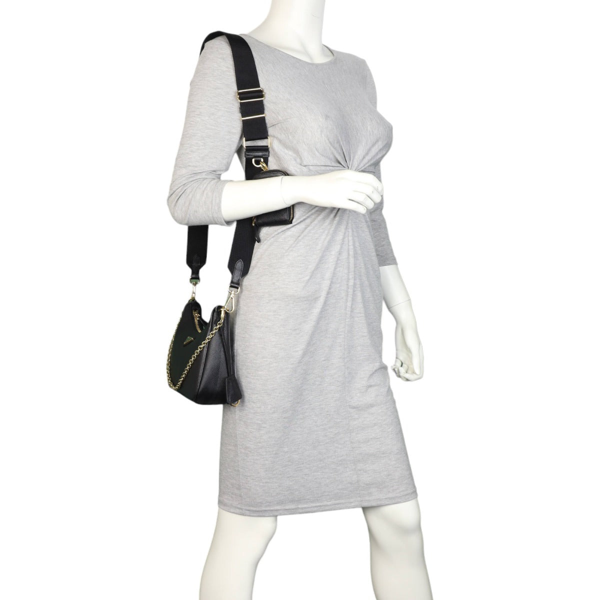 Prada Re-edition 2005 Saffiano Shoulder Bag