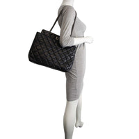 Chanel Reissue Tote Scale