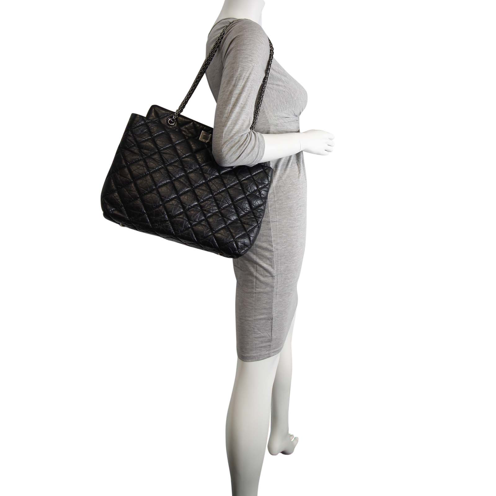 Chanel Reissue Tote Scale