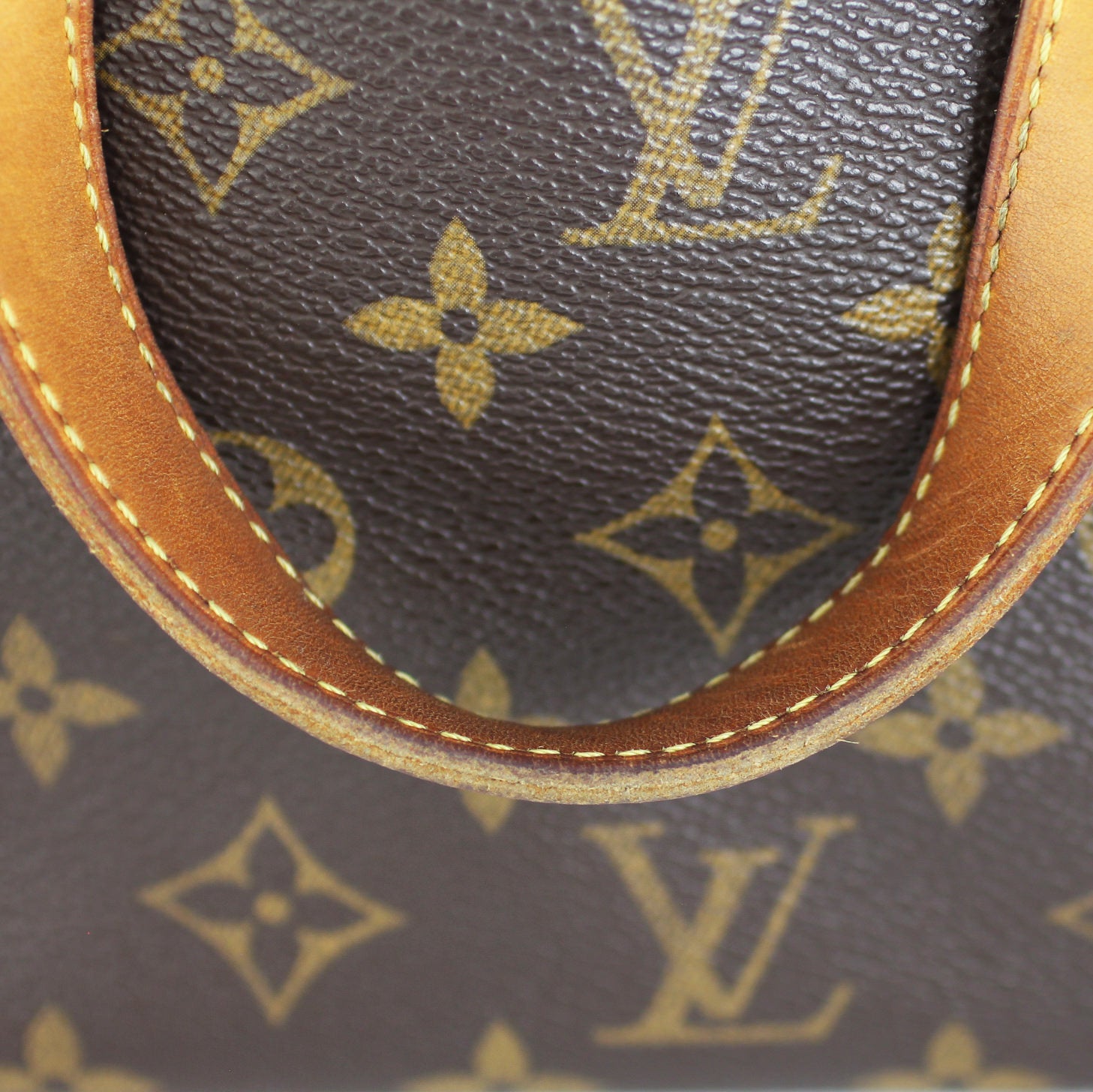 Louis Vuitton Batignolles Vertical PM Monogram handle