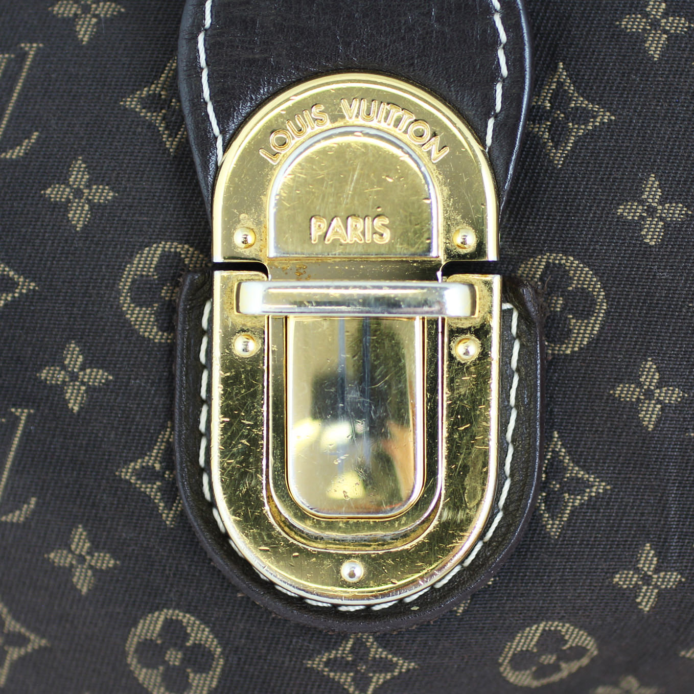 Louis Vuitton Sarah Wallet Monogram Vernis  hardware