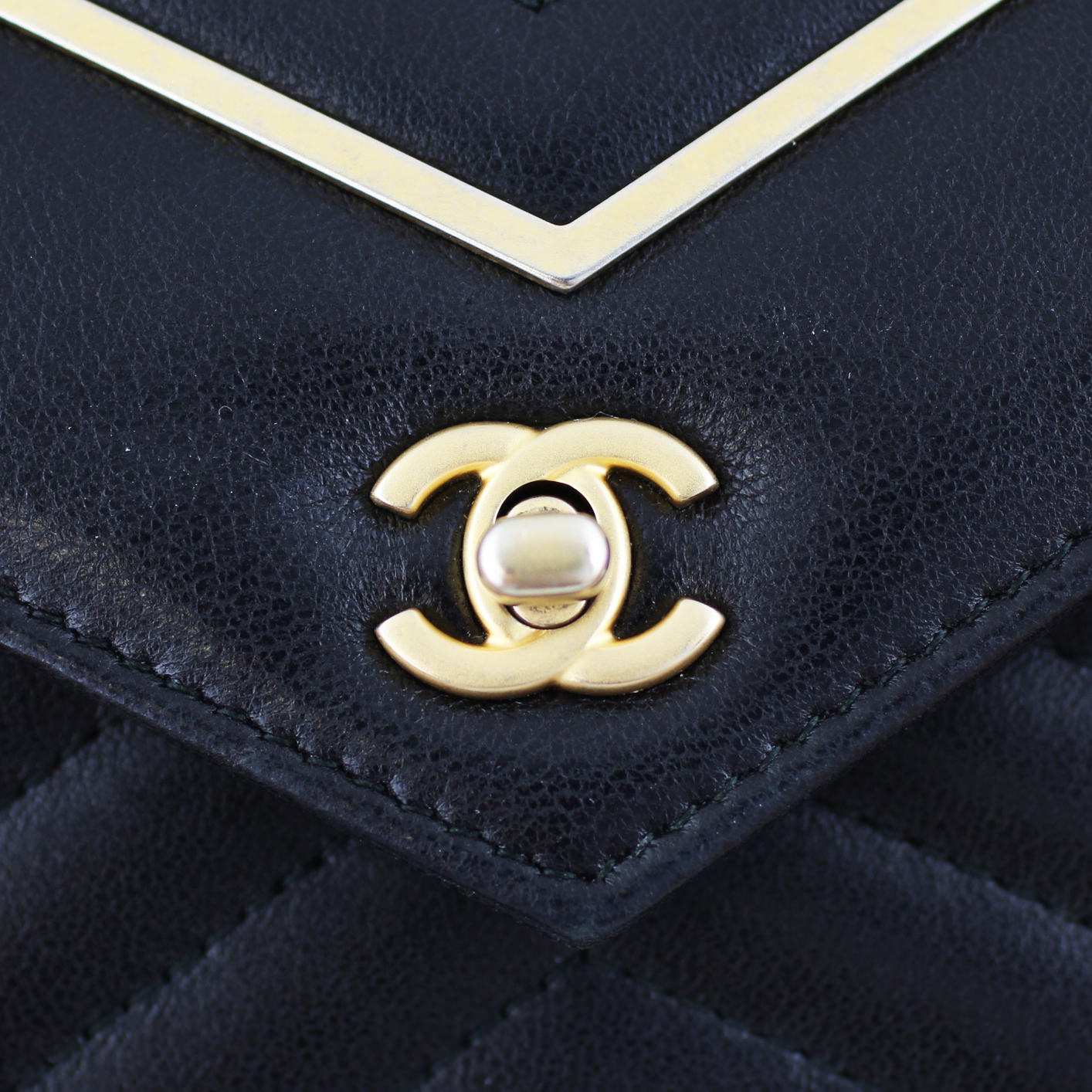  Chanel CC Envelope Wallet on Chain Hardware