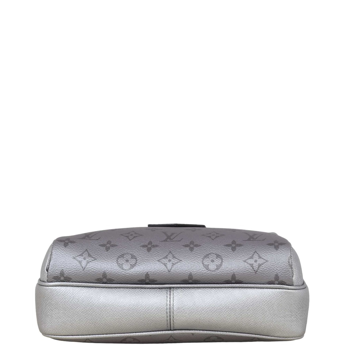 Louis Vuitton Outdoor Messenger Monogram Taigarama