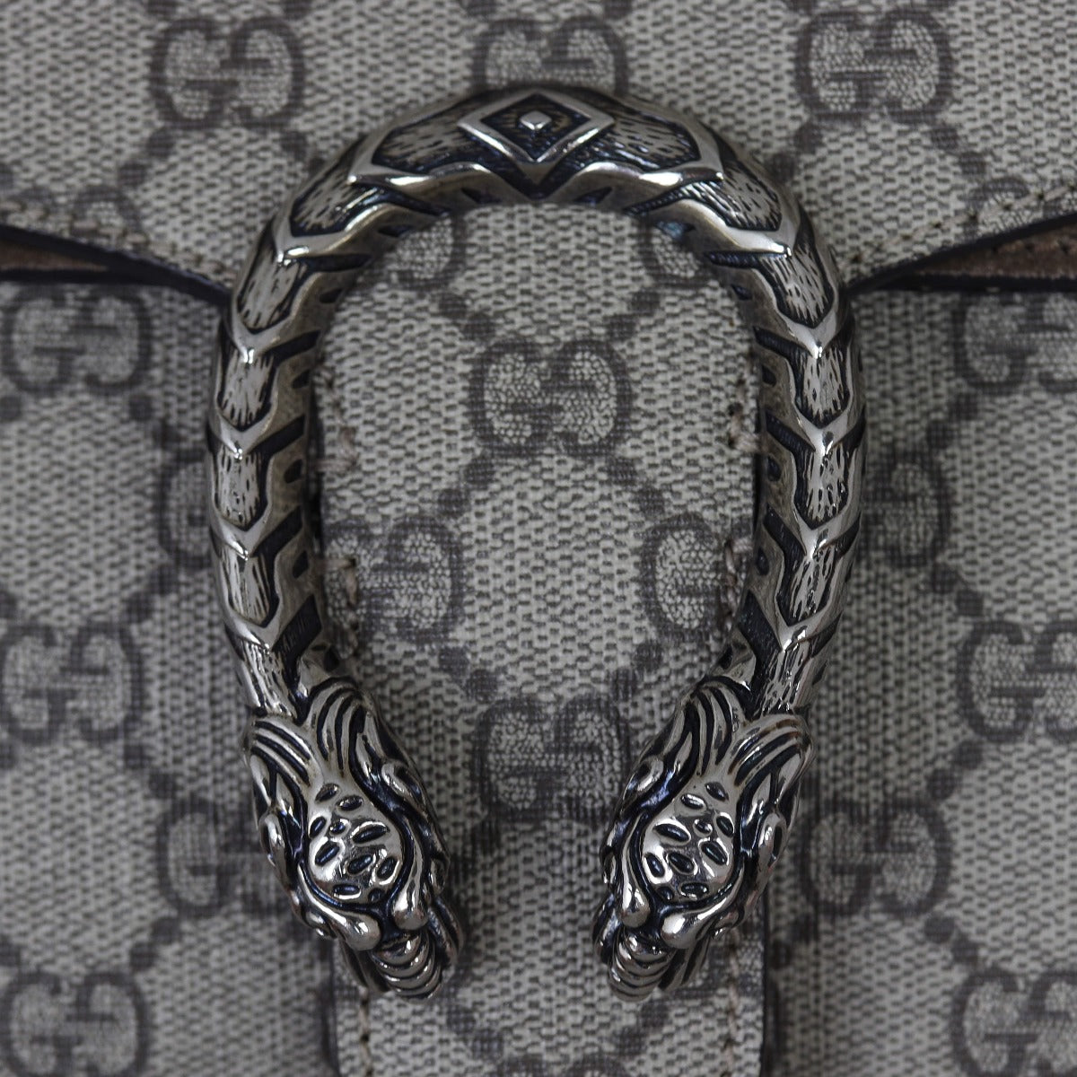 Gucci Dionysus GG Supreme Medium Shoulder Bag Hardware