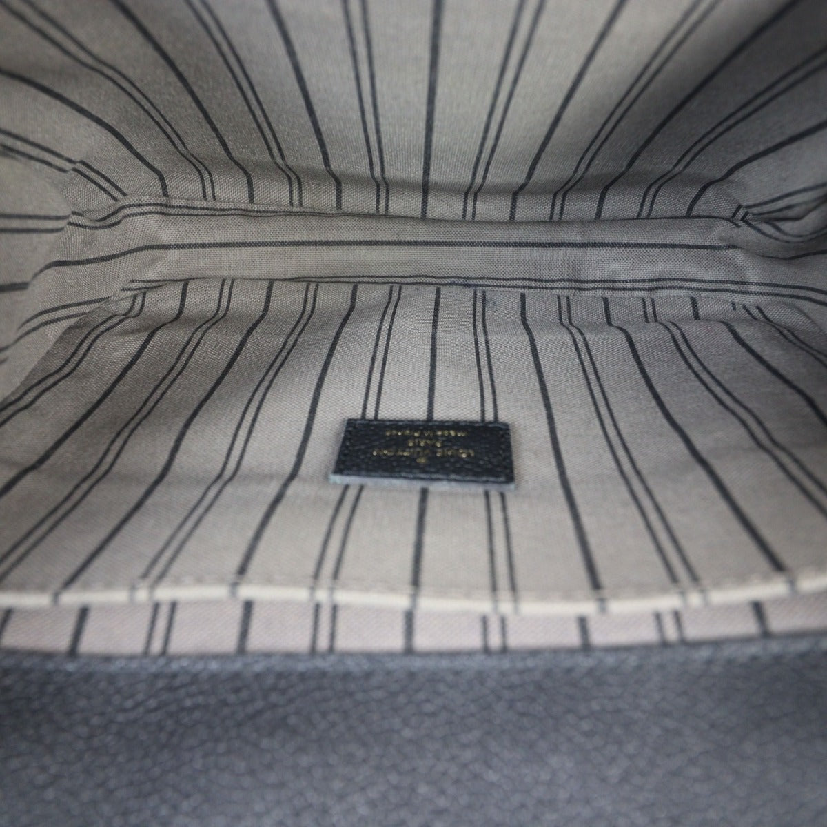 Louis Vuitton Pochette Metis Monogram Empreinte