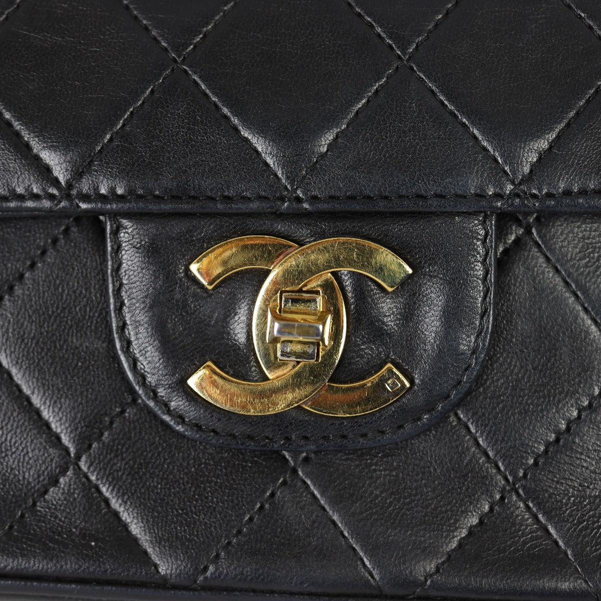 Chanel Classic Double Flap Medium | Black Vintage Gold Hardware