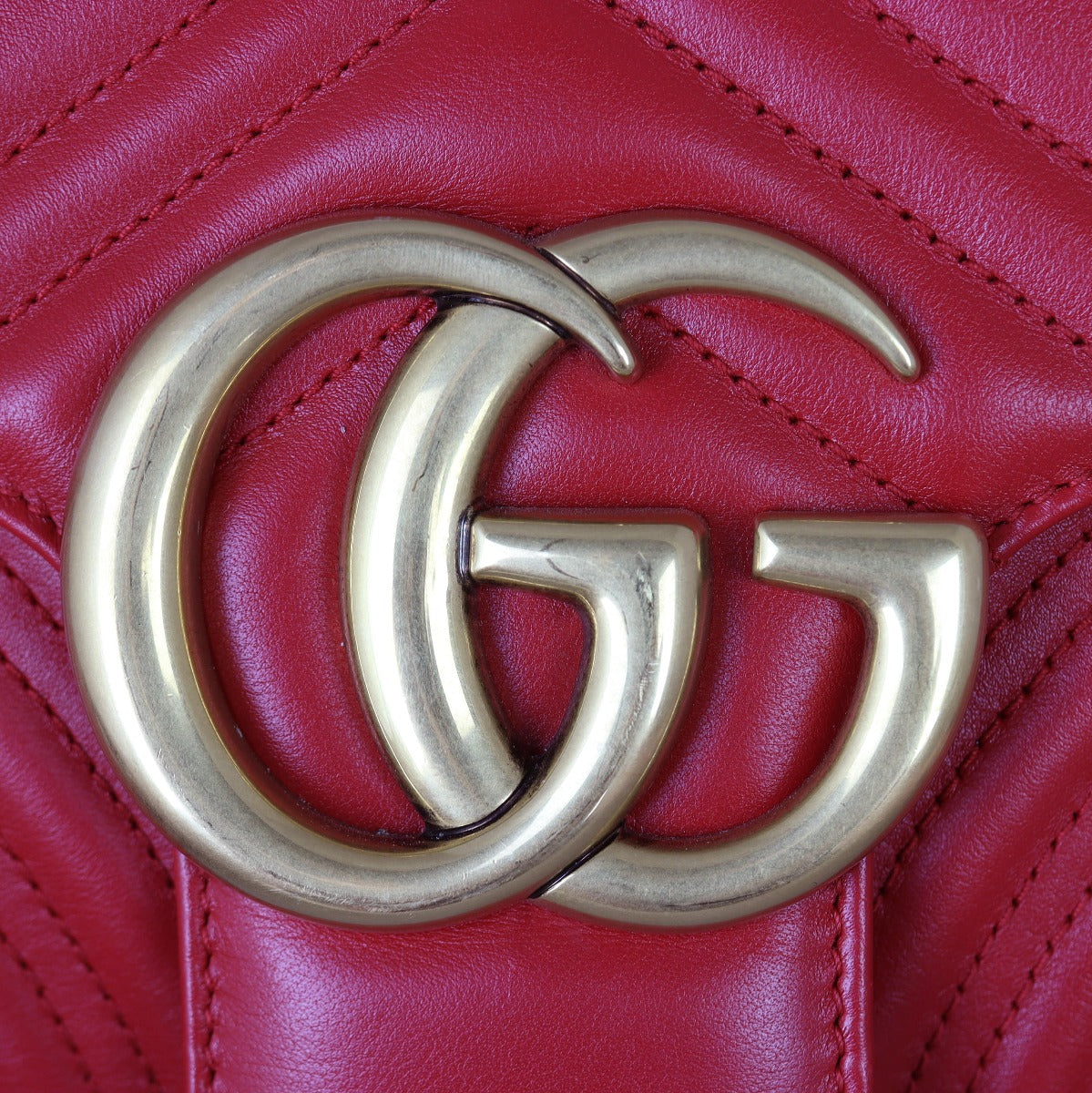 Gucci GG Marmont Matelasse Medium Shoulder Bag Hardware