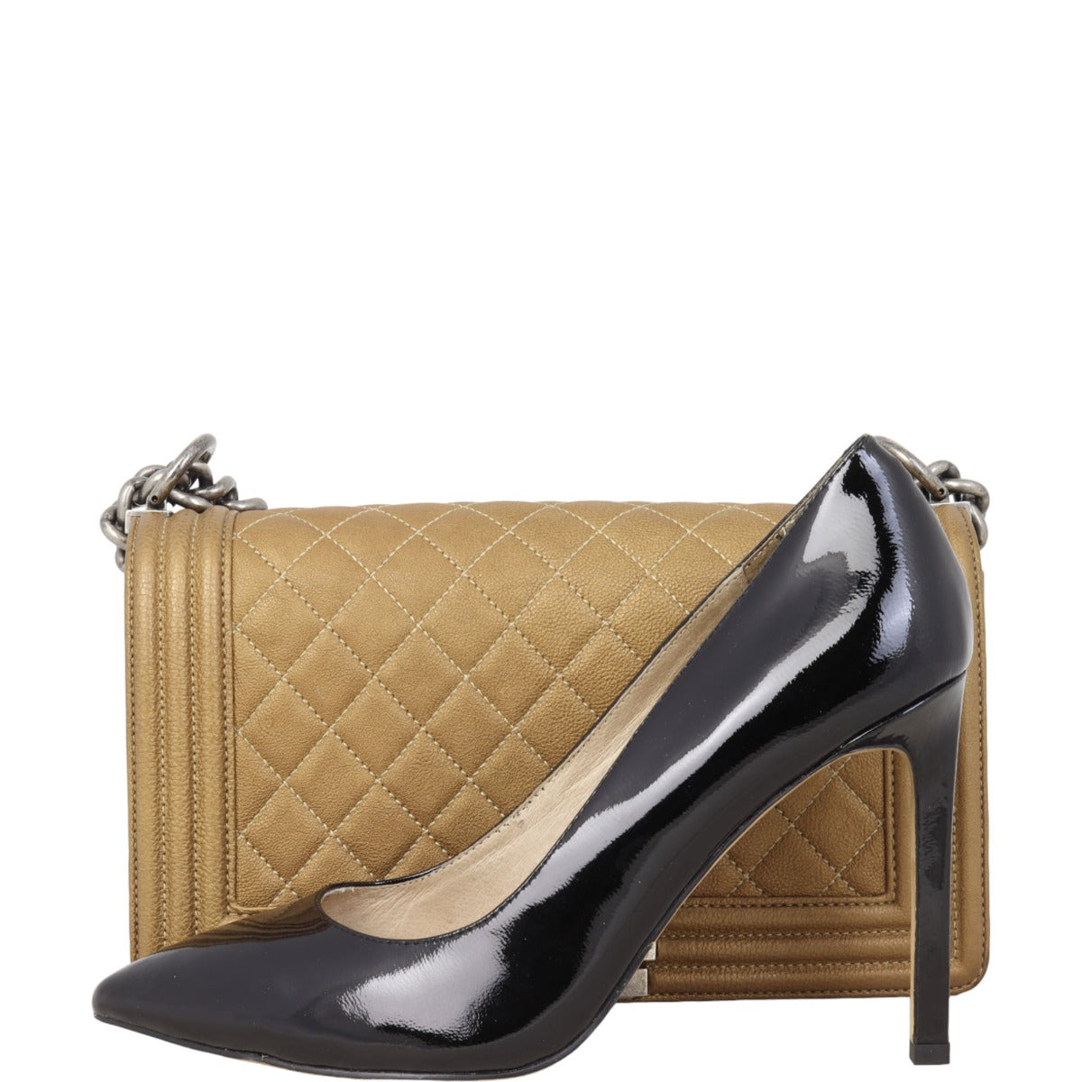 Chanel Boy Old Medium | 17 Series