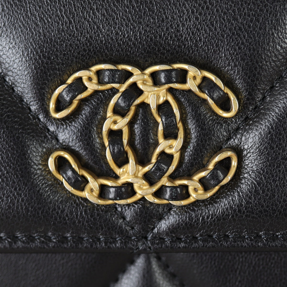 Chanel 19 Flap Wallet Hardware