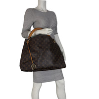 Louis Vuitton Artsy MM Monogram | Gold D Ring