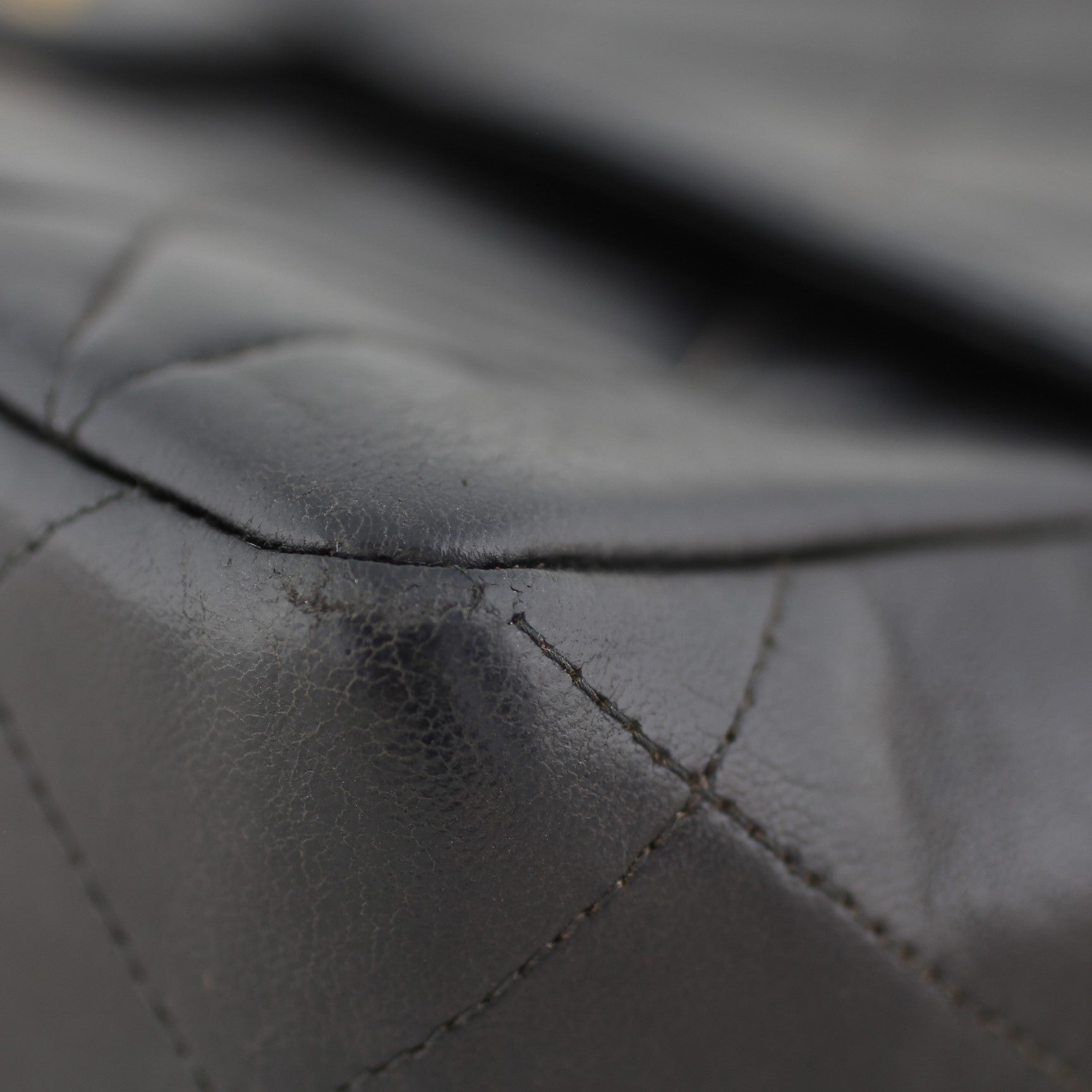 Chanel Classic Single Flap Vintage corner