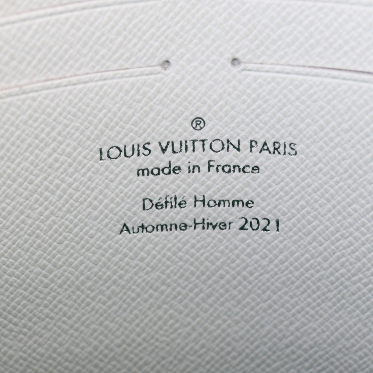 Louis Vuitton Pochette Voyage MM Everyday Signature