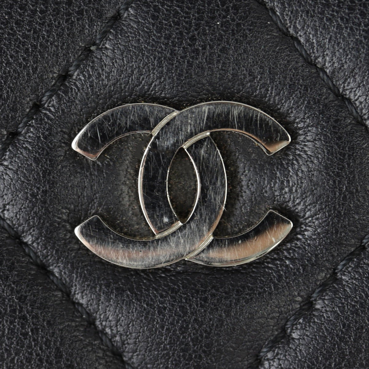 Chanel Classic Zipped Wallet | Black