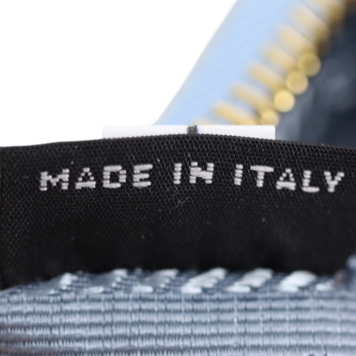 Prada Re-edition 2005 Saffiano Shoulder Bag