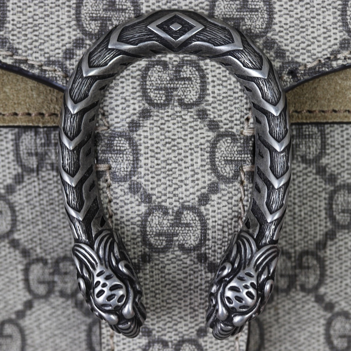 Gucci Dionysus GG Supreme Mini Shoulder Bag Hardware