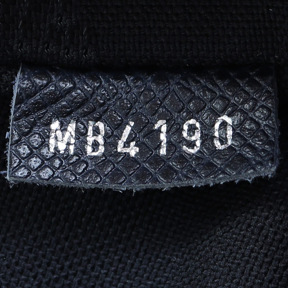 Louis Vuitton Taiga Sasha Messenger Bag (Black) Date Code