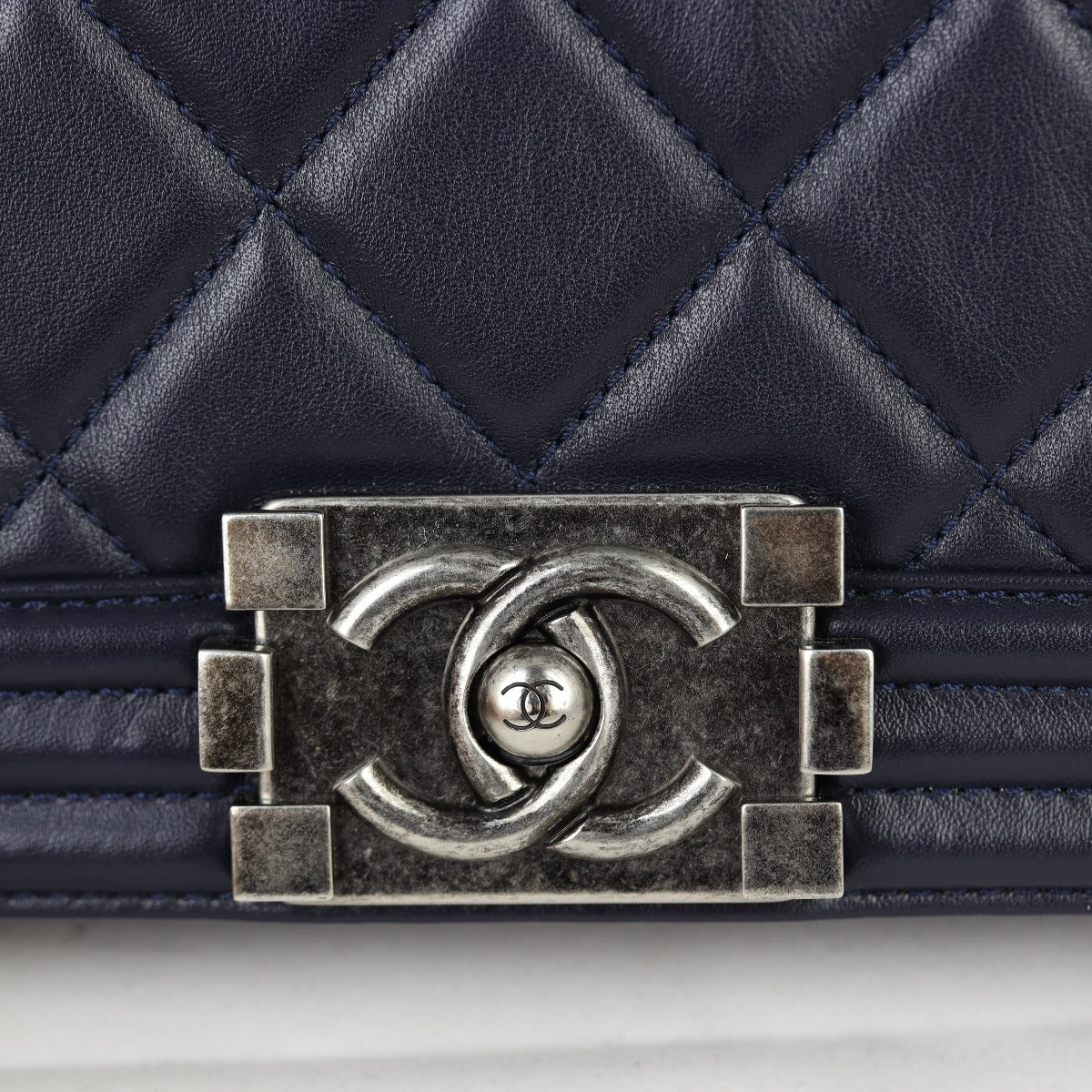 Chanel Boy New Medium | Navy