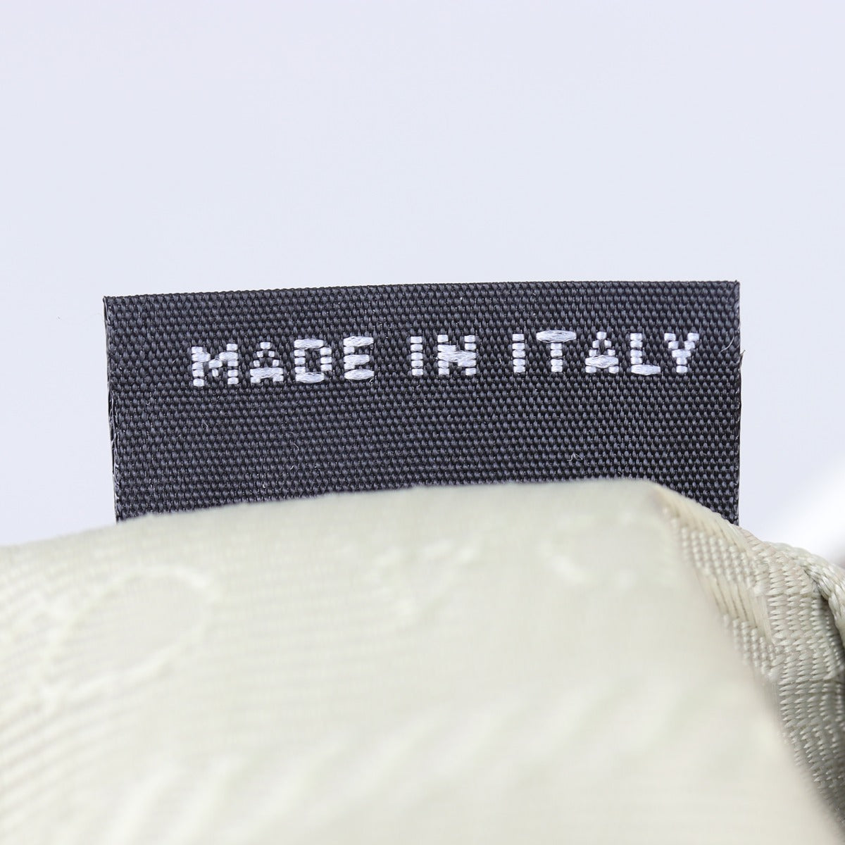 Prada Re-Edition 2005 Tessuto Shoulder Bag Interiro Stamp