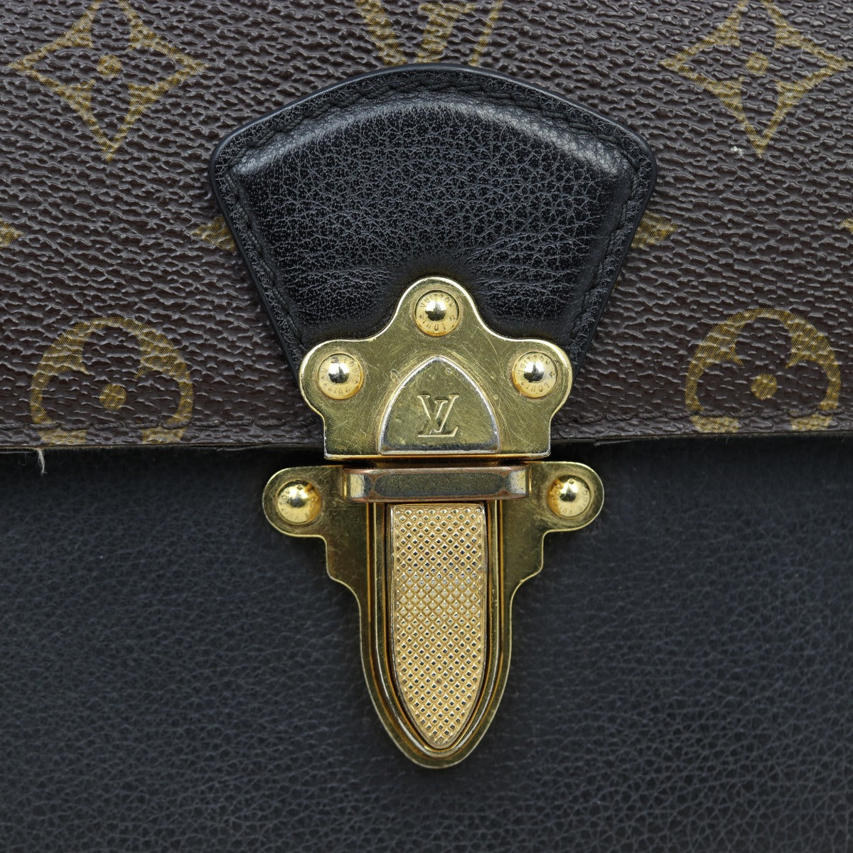 Louis Vuitton Victoire Monogram