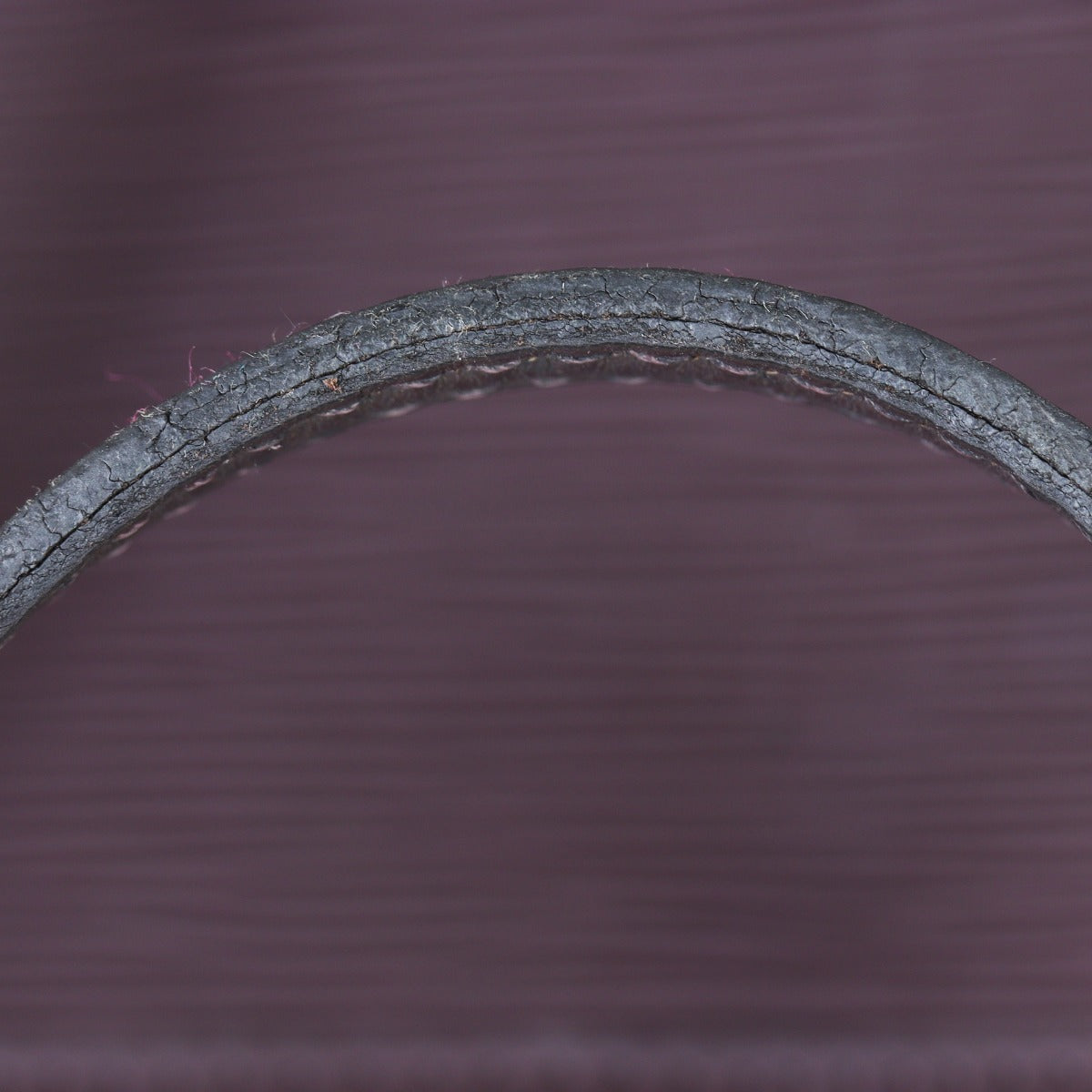 Louis Vuitton Neverfull MM Epi Strap