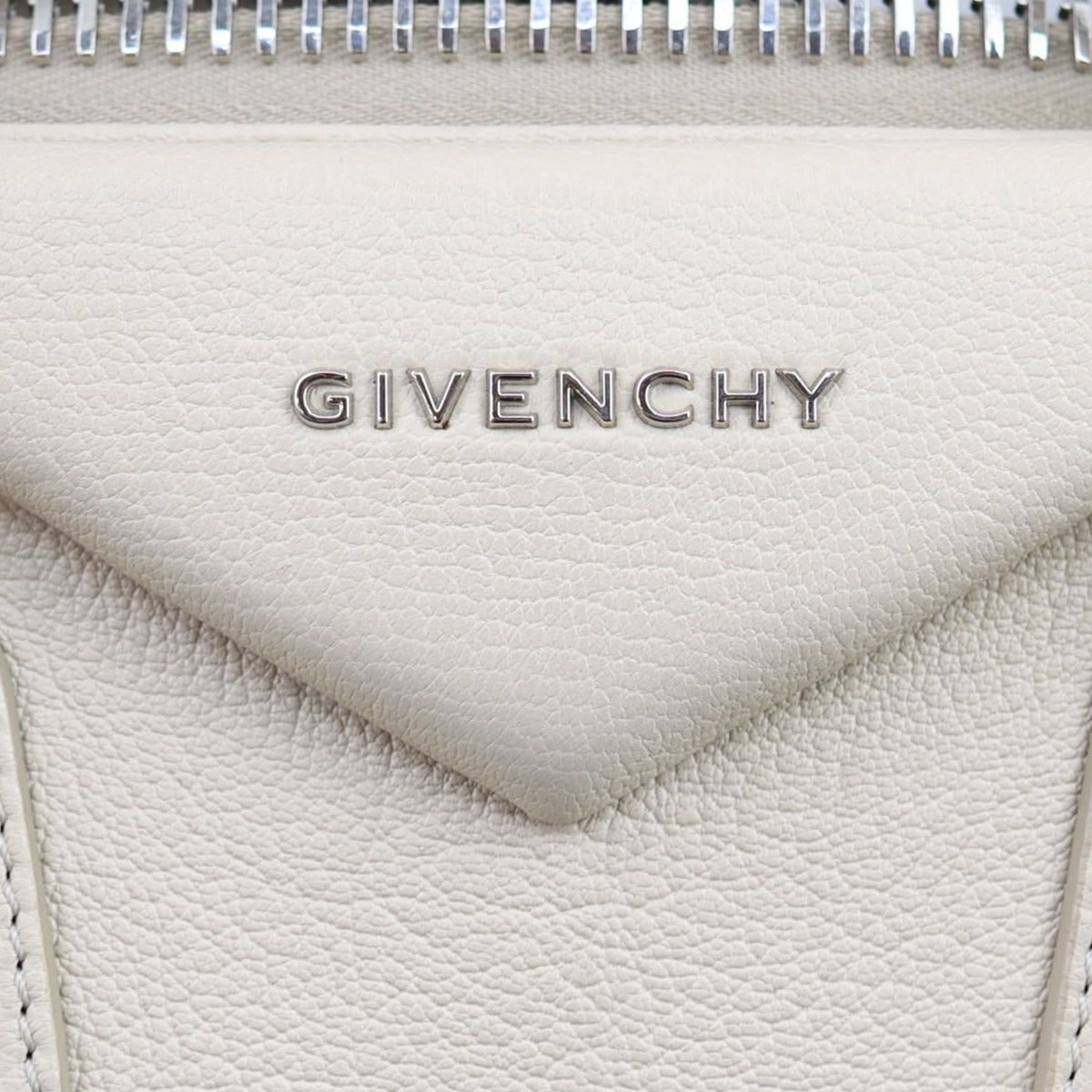 Givenchy Antigona Small Hardware
