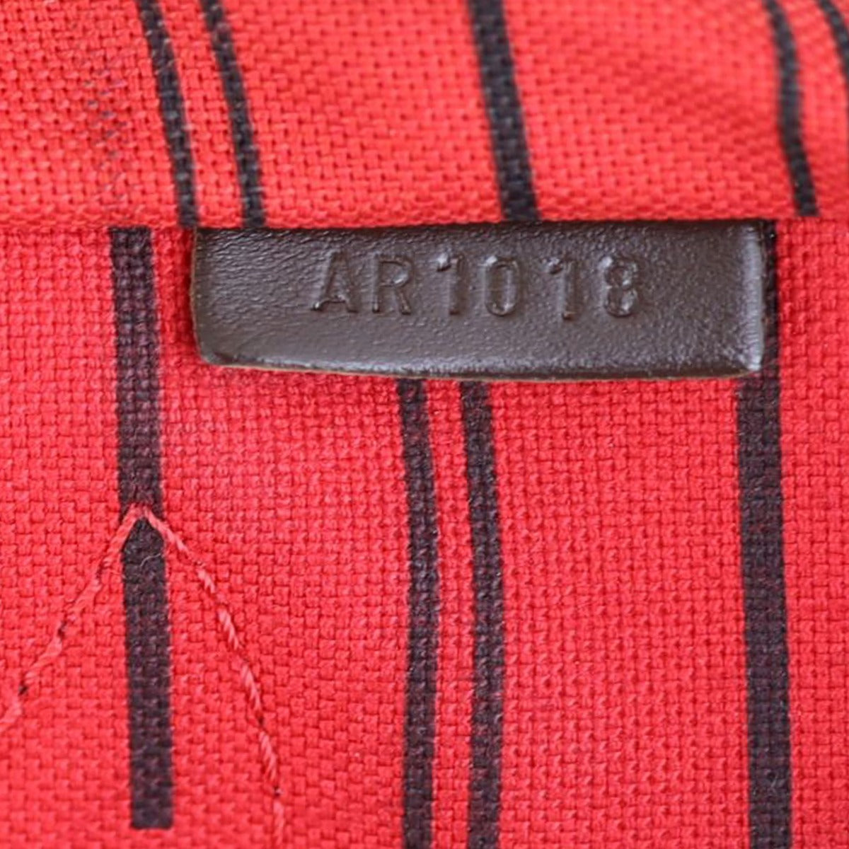 Louis Vuitton Neverfull MM Damier Ebene Date code
