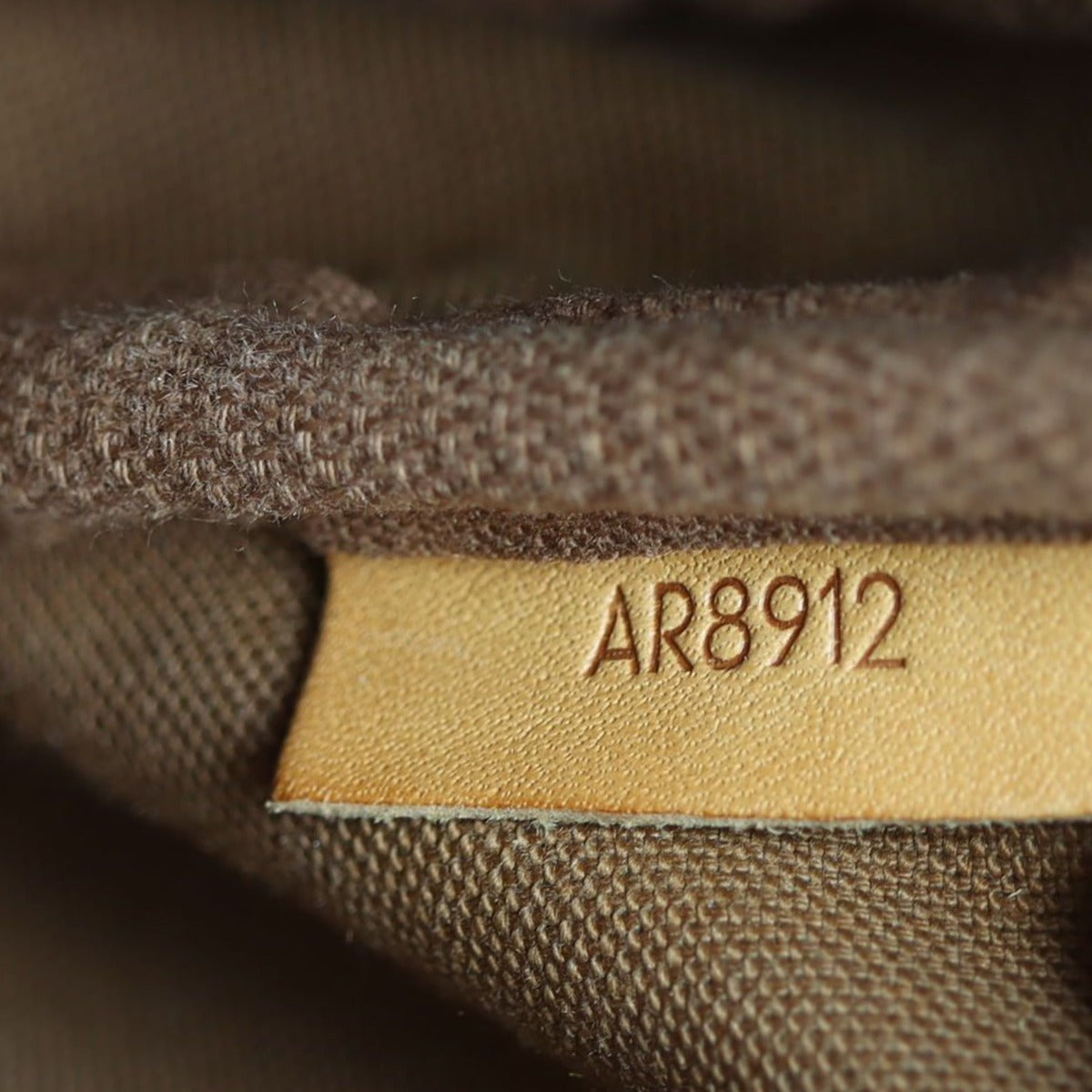 Louis Vuitton Saumur 30 Monogram Date code
