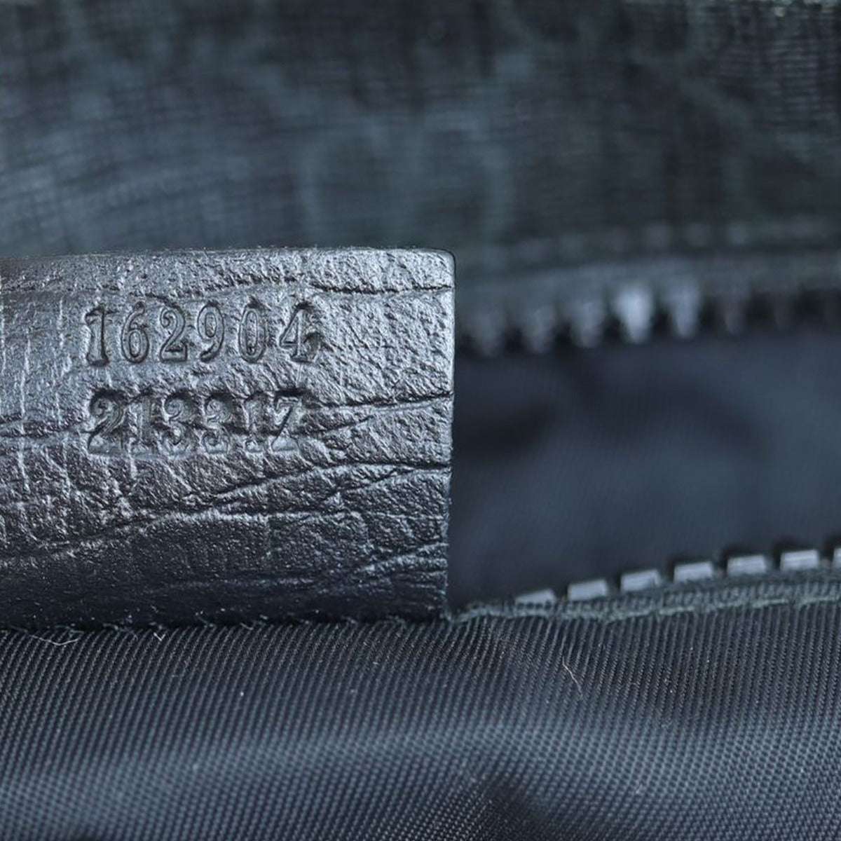 Gucci GG Supreme Black Messenger Date code
