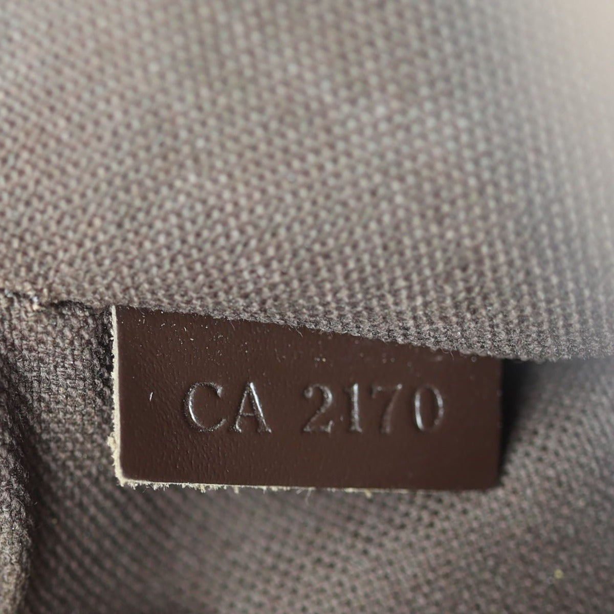 Louis Vuitton Brooklyn Waist Bag Damier Ebene Date code
