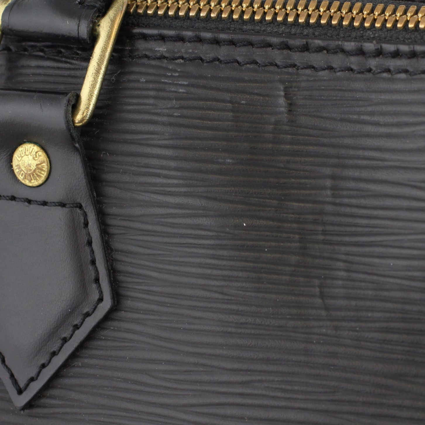 Louis Vuitton Alma PM Epi Creases