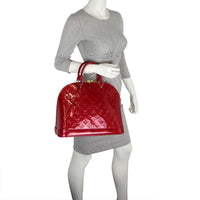 Louis Vuitton Alma MM Vernis Pomme d’Amour Scale