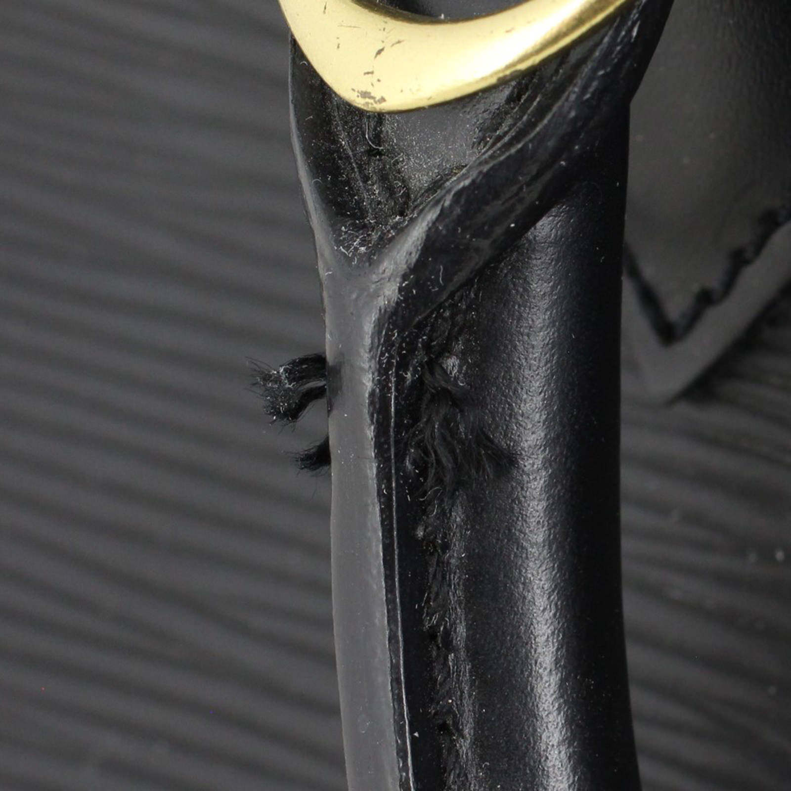 Louis Vuitton Alma PM Epi Handle