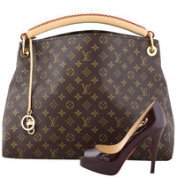 Louis Vuitton Artsy MM Monogram Scale